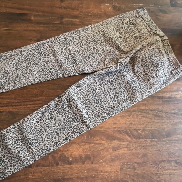 🎉Host Pick!🎉Paige "Peg"Skinny Leopard Jeans - Picture 10 of 10